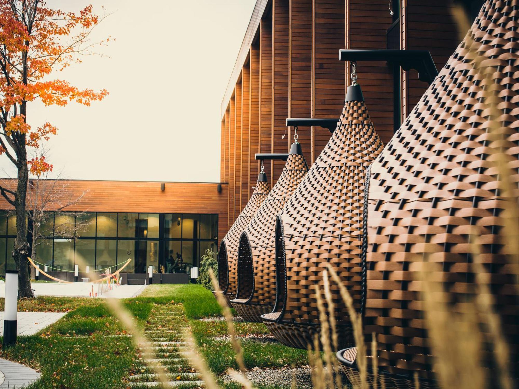 Otl Gouverneur Chicoutimi 외부 사진 The exterior of the building