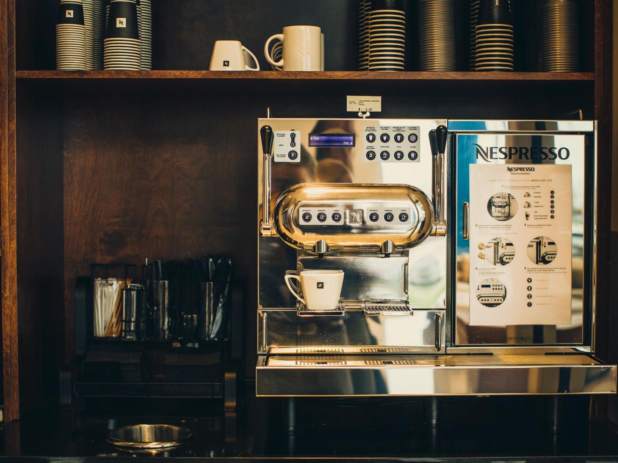 Otl Gouverneur Chicoutimi 외부 사진 A Nespresso machine