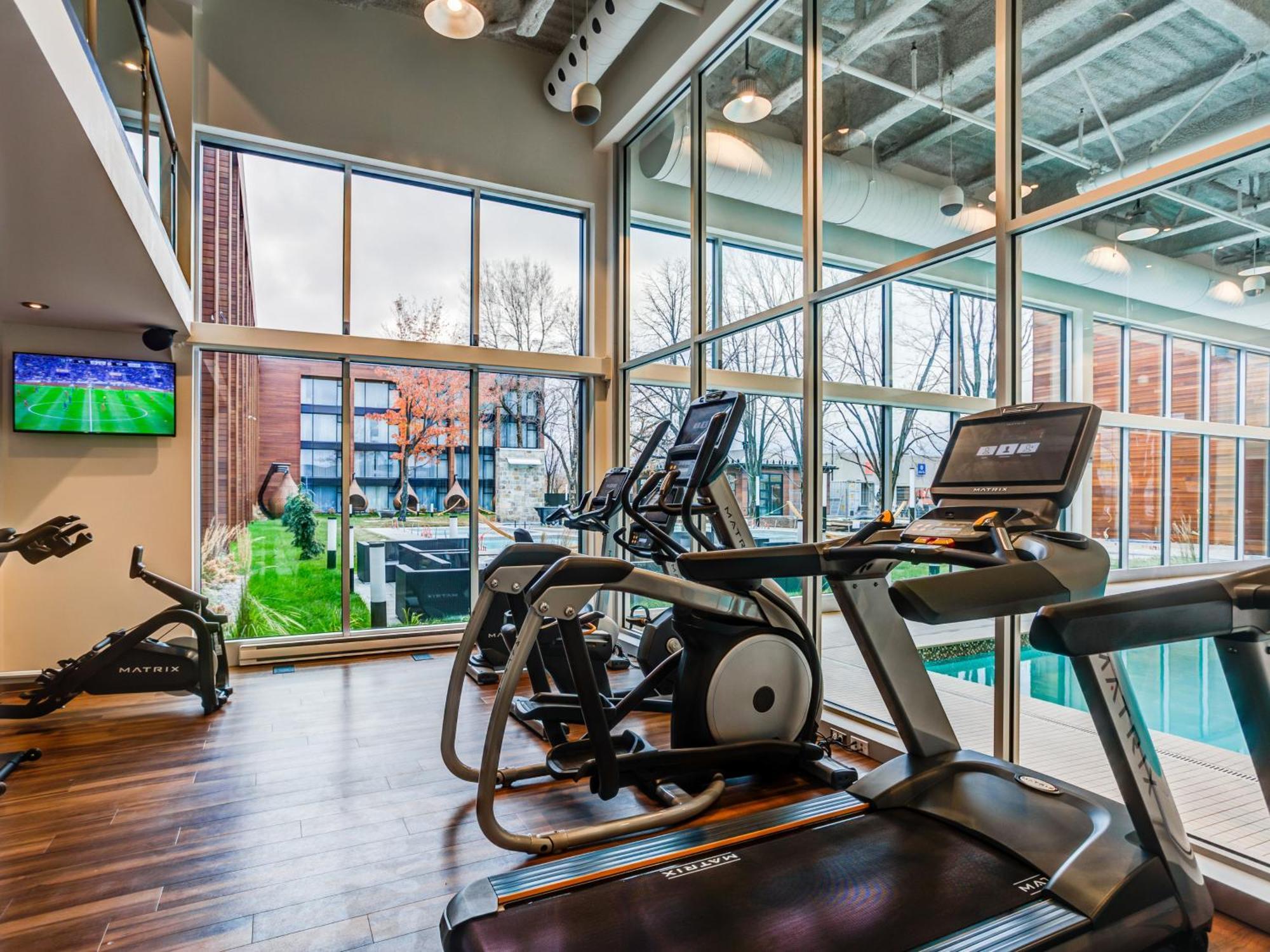 Otl Gouverneur Chicoutimi 외부 사진 The Fitness Center at the River Campus
