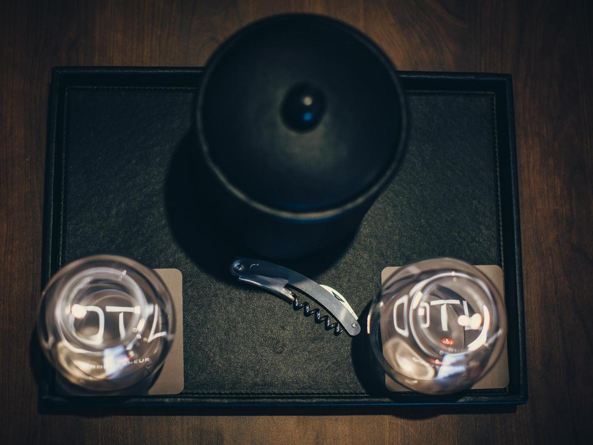 Otl Gouverneur Chicoutimi 외부 사진 A bellboy's bell