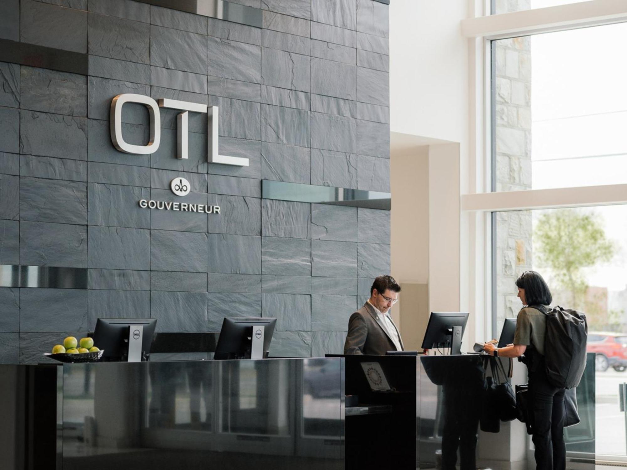 Otl Gouverneur Chicoutimi 외부 사진 OTL's reception area