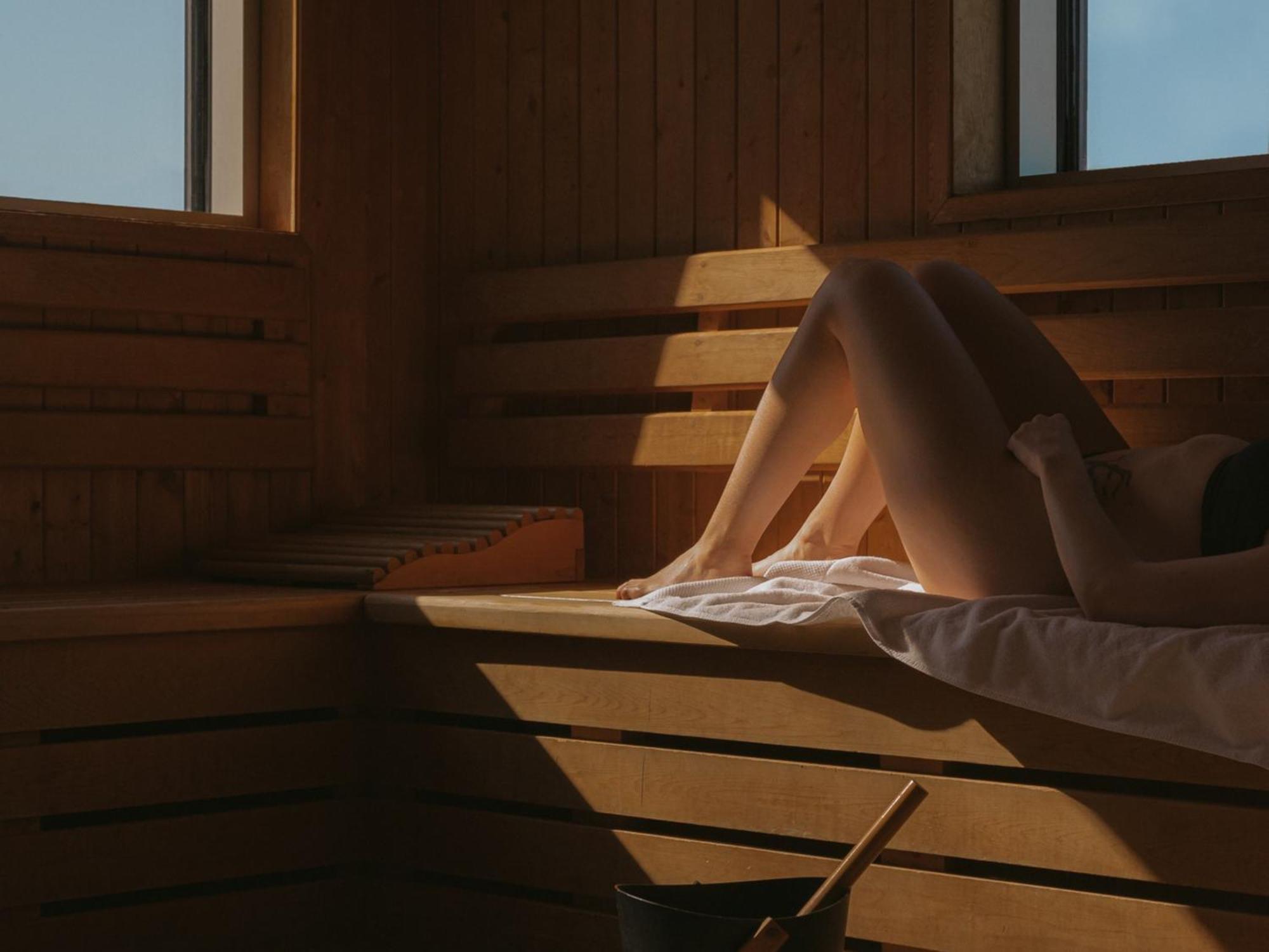Otl Gouverneur Chicoutimi 외부 사진 Sauna bathing